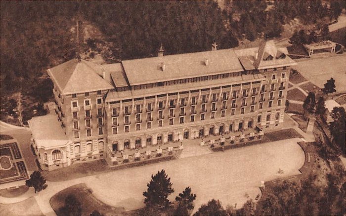 Le Grand Hôtel en construction, vers 1910